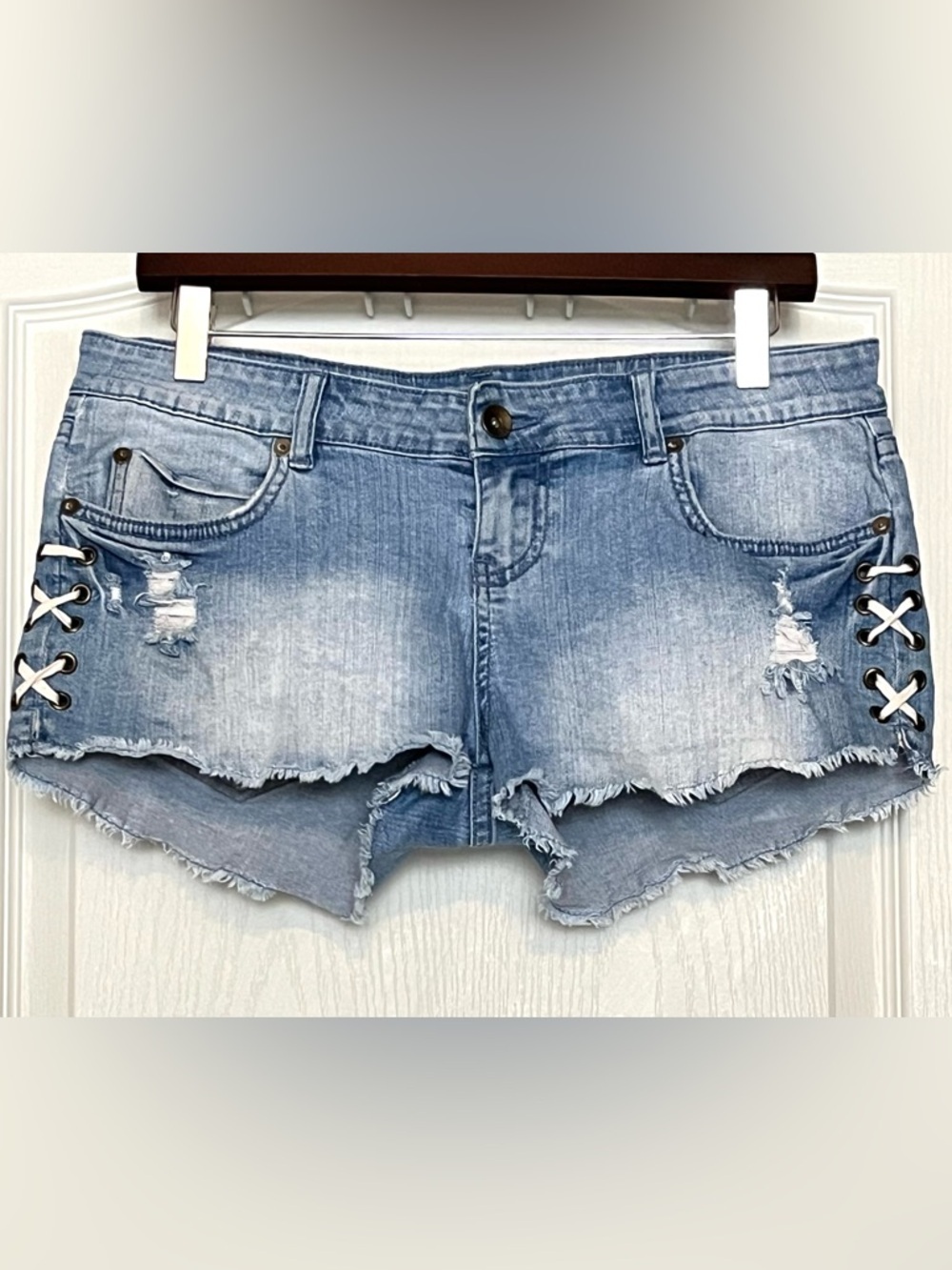 Billabong Lite Hearted Lace-Up Distressed Denim Shorts 28 Indie Coastal Cowboy